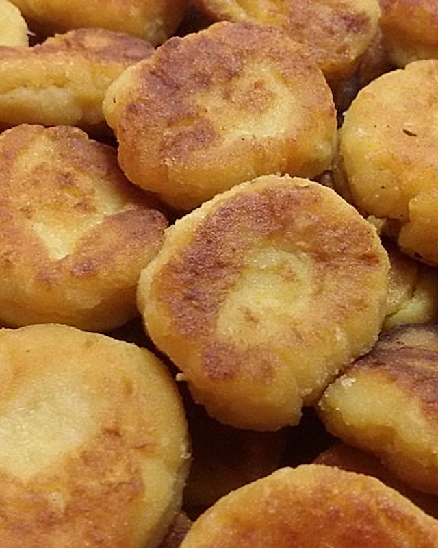 Potato Puffs mit Dip - knusprig-cremige Kartoffelplätzchen