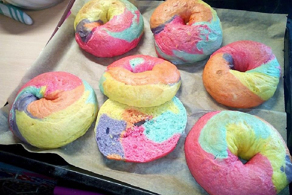 Rainbow Bagel, Food-Trend aus New York