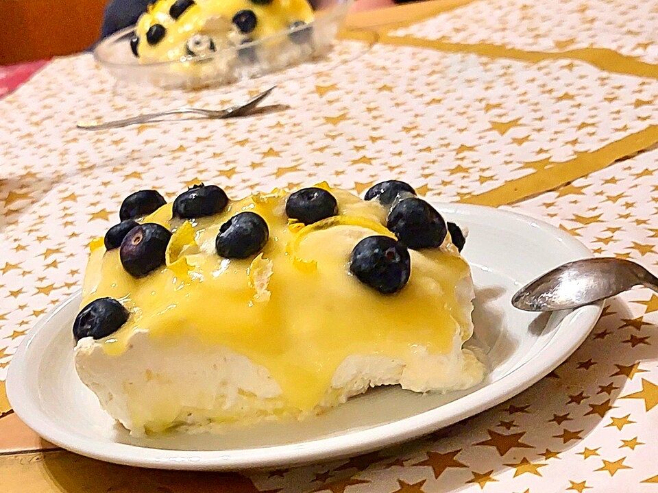 Lemon Trifle mit Himbeeren und Blaubeeren von tinara| Chefkoch