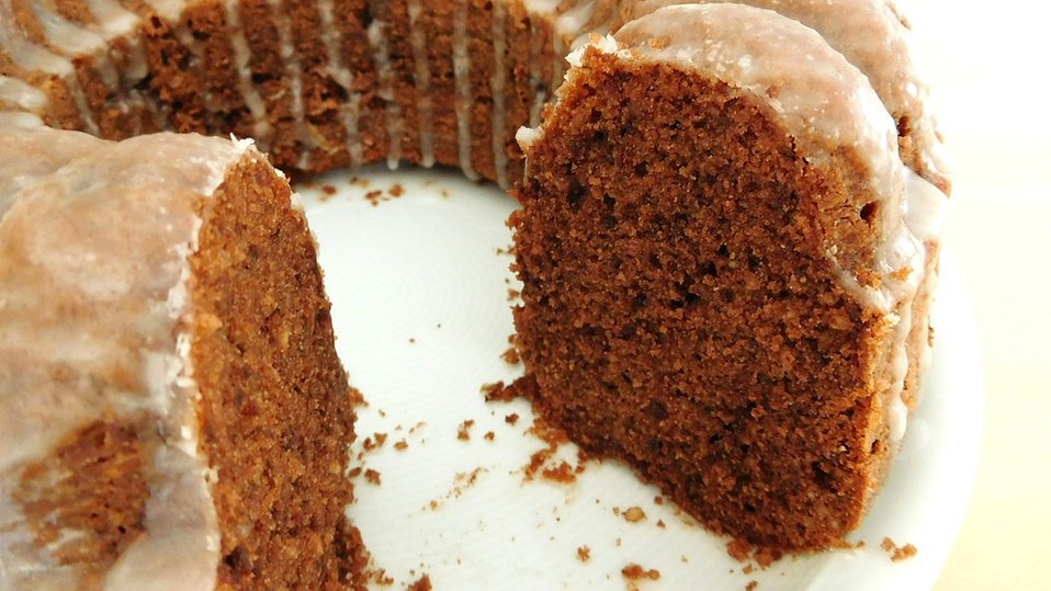 Weißweinkuchen mit weißer Glasur von trekneb