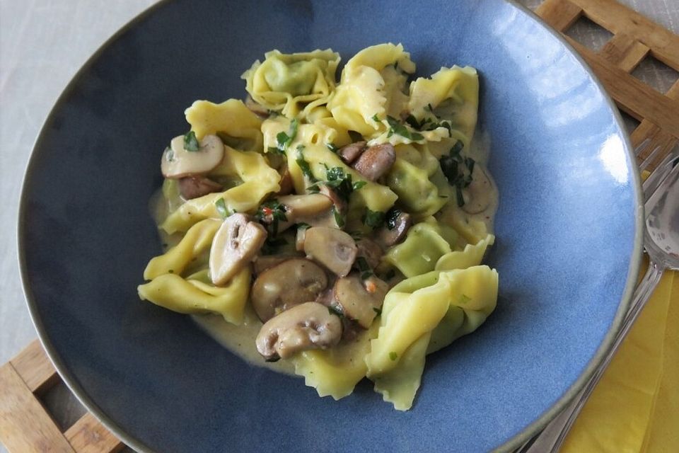 Tortellini in Käse-Sahne-Sauce