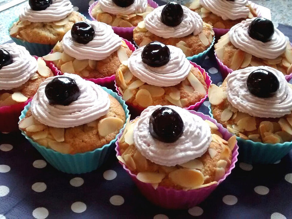 Amarena Cupcakes von lea_rgr| Chefkoch