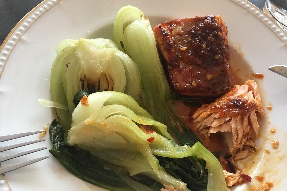 Chili-Lachs mit Pak Choi