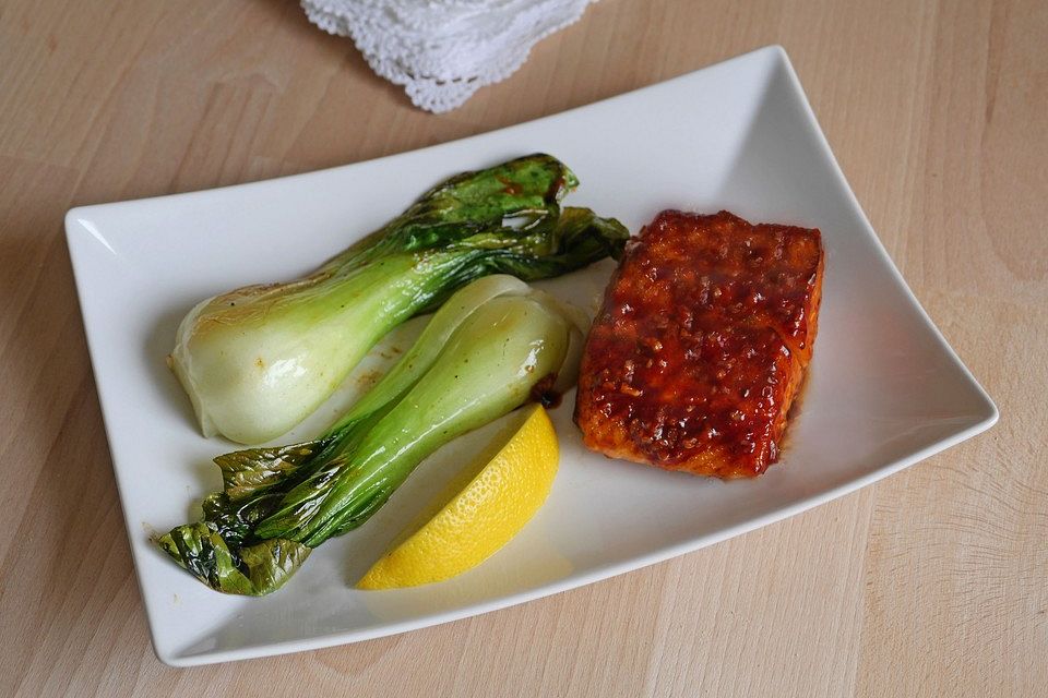 Chili-Lachs mit Pak Choi