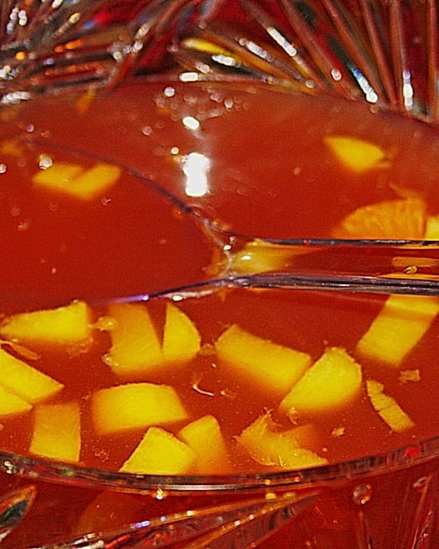 Alkoholfreie Bowle mit Pfirsich und Mandarine