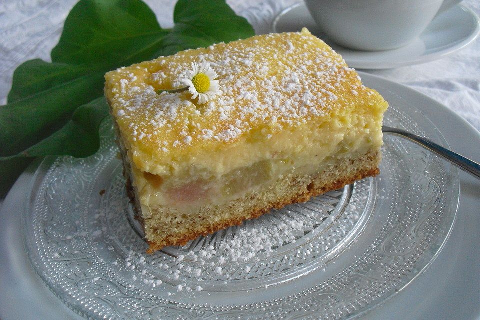 Rhabarberkuchen mit Vanille-Quark-Guss