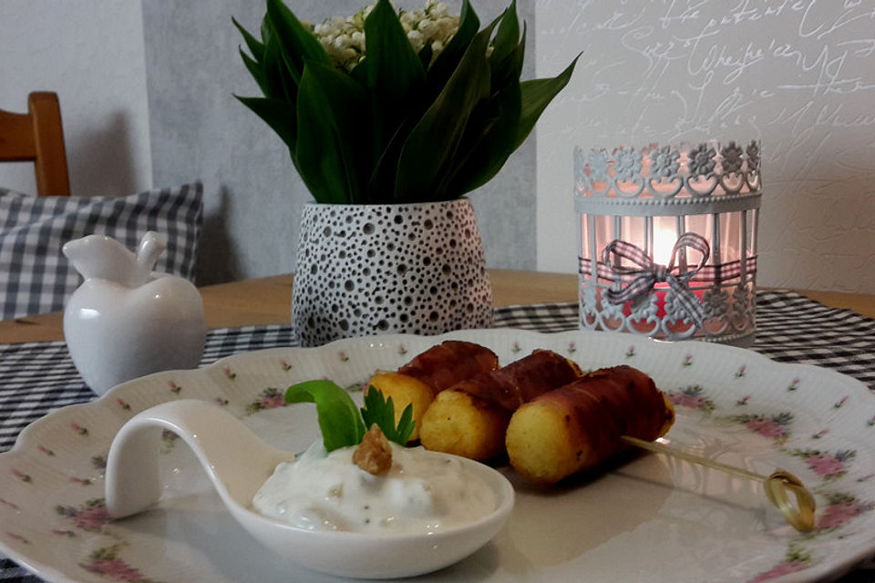 Kroketten im Speckmantel mit Dip