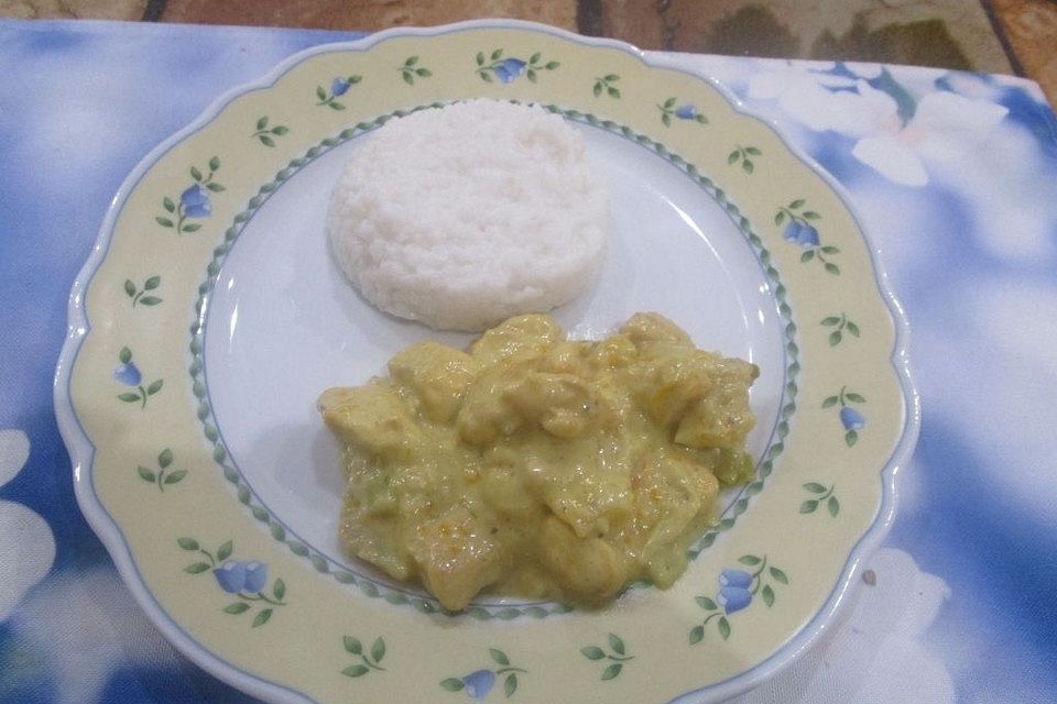 Hähnchencurry mit Cocktailfrüchten