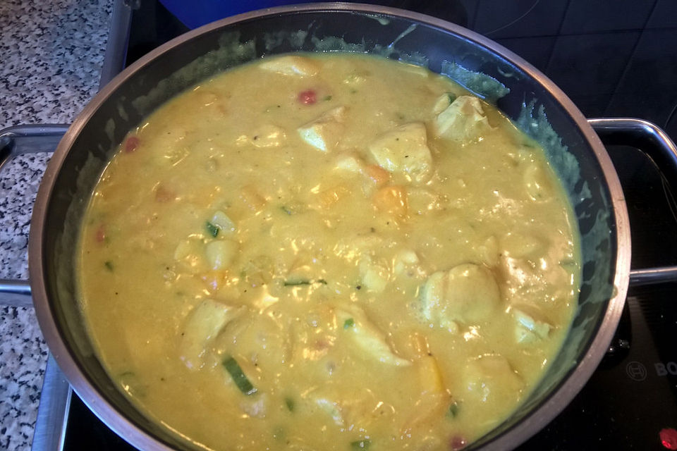 Hähnchencurry mit Cocktailfrüchten