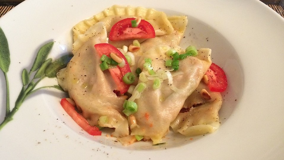 Ravioli-mit-Tomaten-Oliven-F-llung