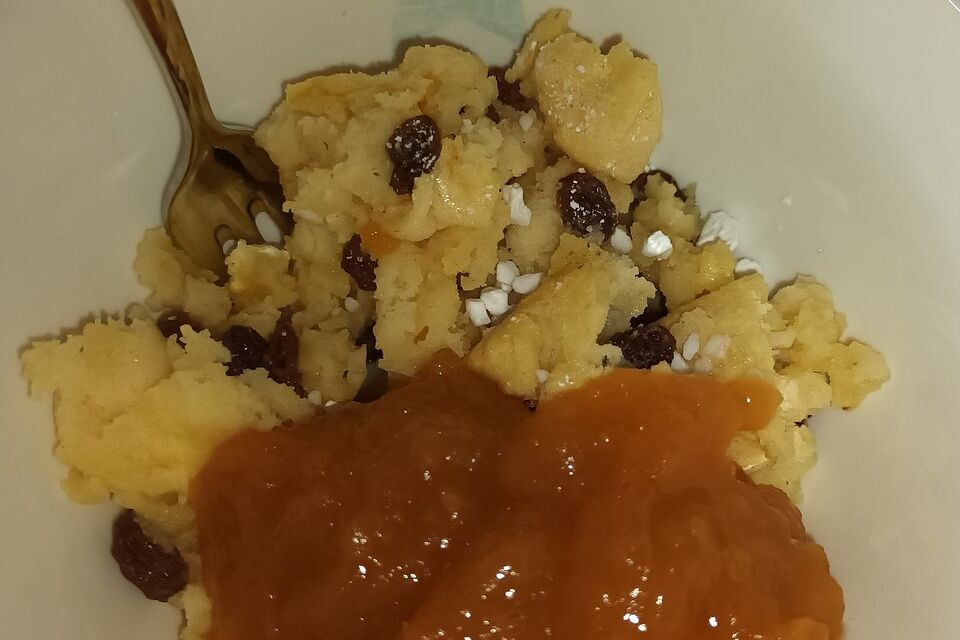 Kaiserschmarrn mit Rosinen