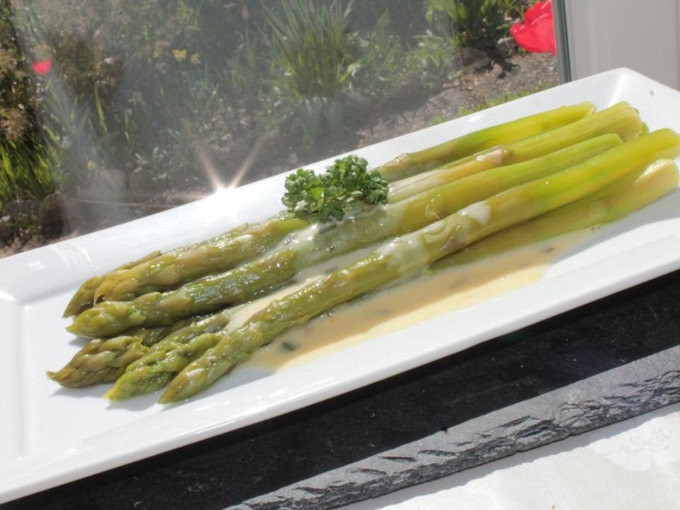 Grüner Spargel in Kräuter-Orangen-Joghurt-Sahne-Sauce von patty89 ...