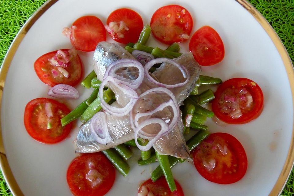 Holländische Matjes mit Salat von grünen Bohnen