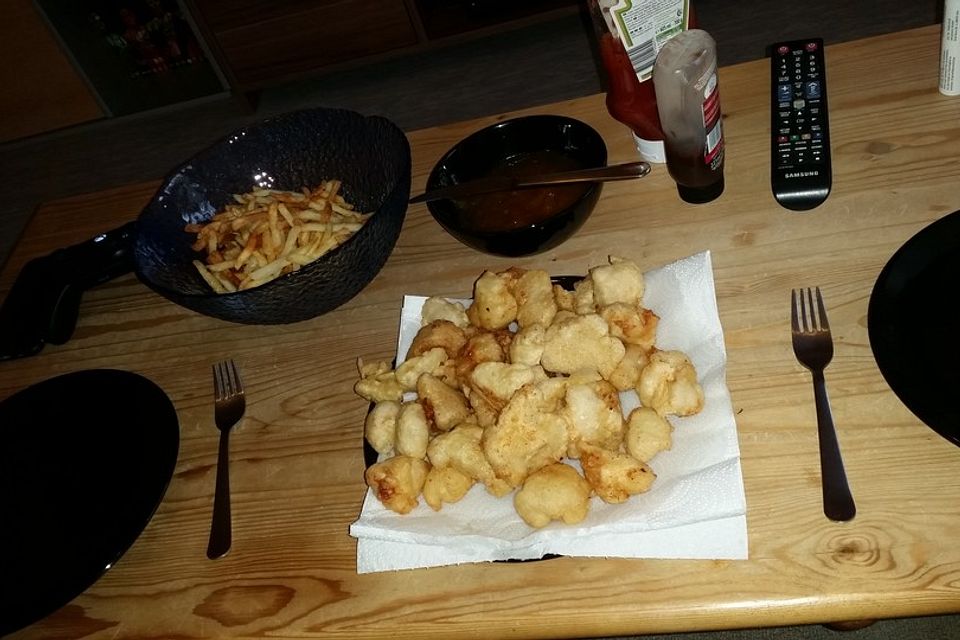 Knusprige Chicken Nuggets mit süßsaurer Sauce