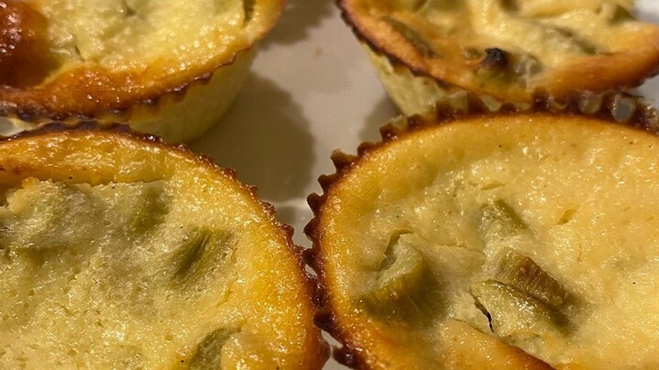Leichter Rhabarber-Käsekuchen ohne Boden von Anikaro
