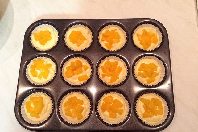 sunshines Vanille-Pfirsich-Joghurt-Muffins von sunshine111264| Chefkoch