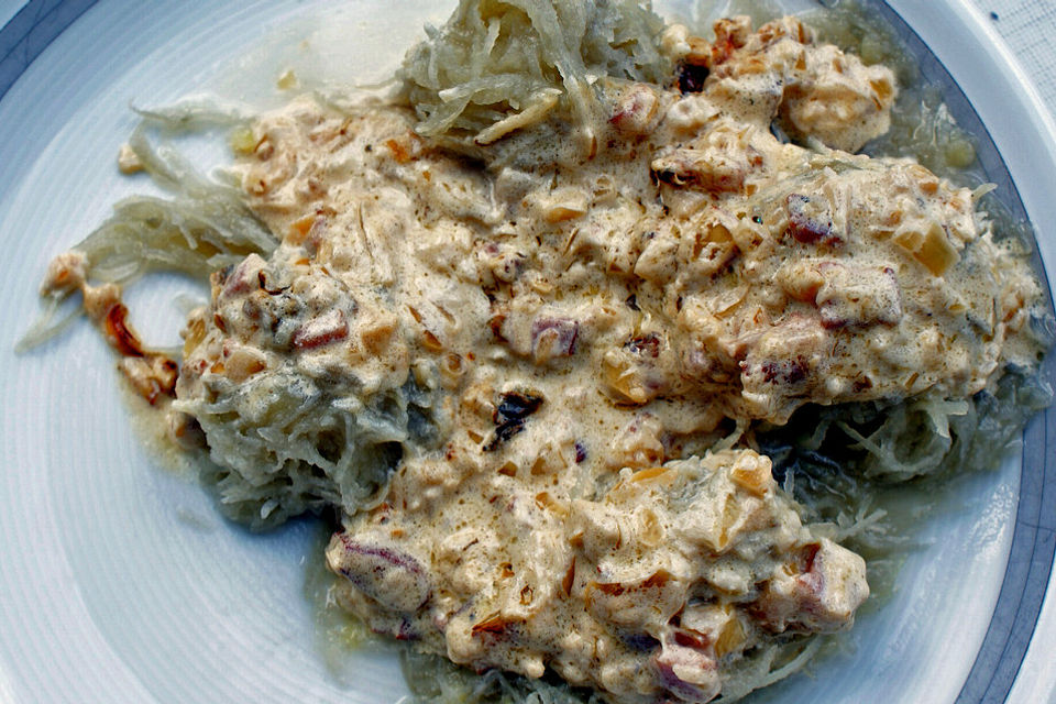 Kartoffelklöße mit Speck-Zwiebel-Sahne-Sauce