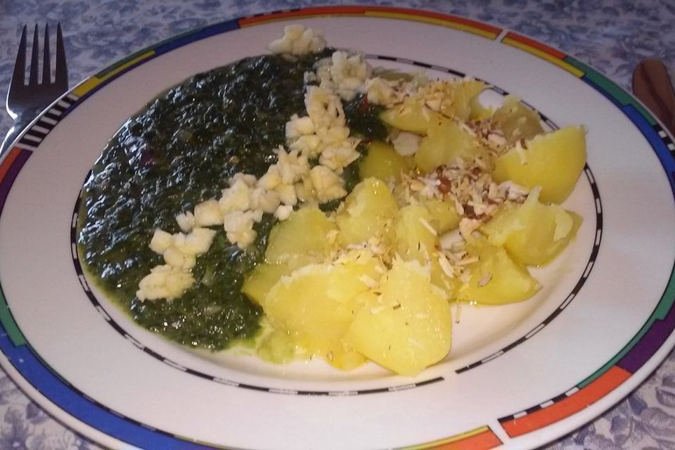 Kartoffeln mit Spinat, Apfel und Chili