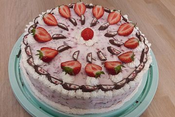 Erdbeer Yogurette Torte Von Andimuck Chefkoch