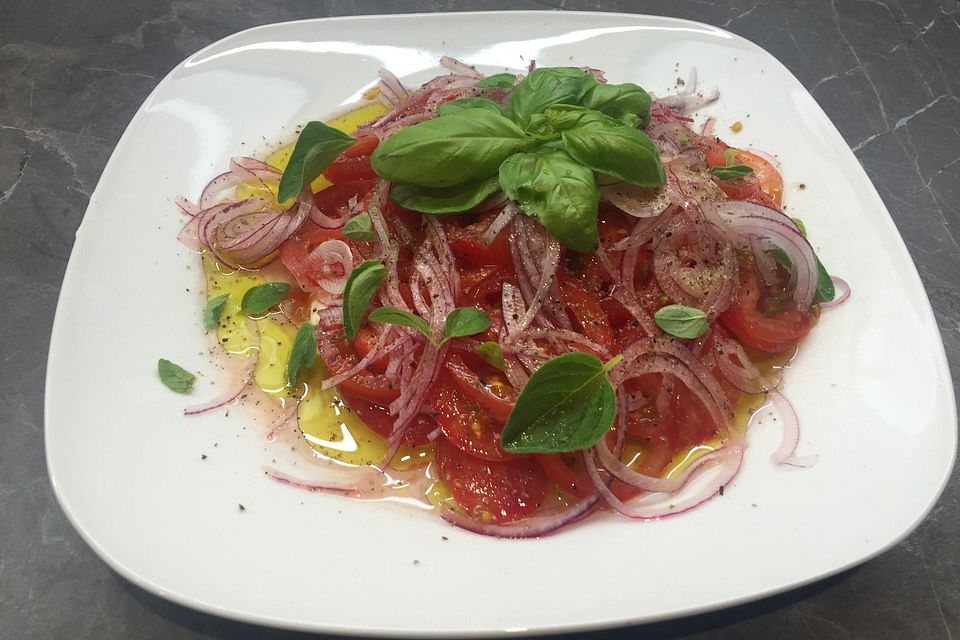 Tomaten auf Kräuterquark