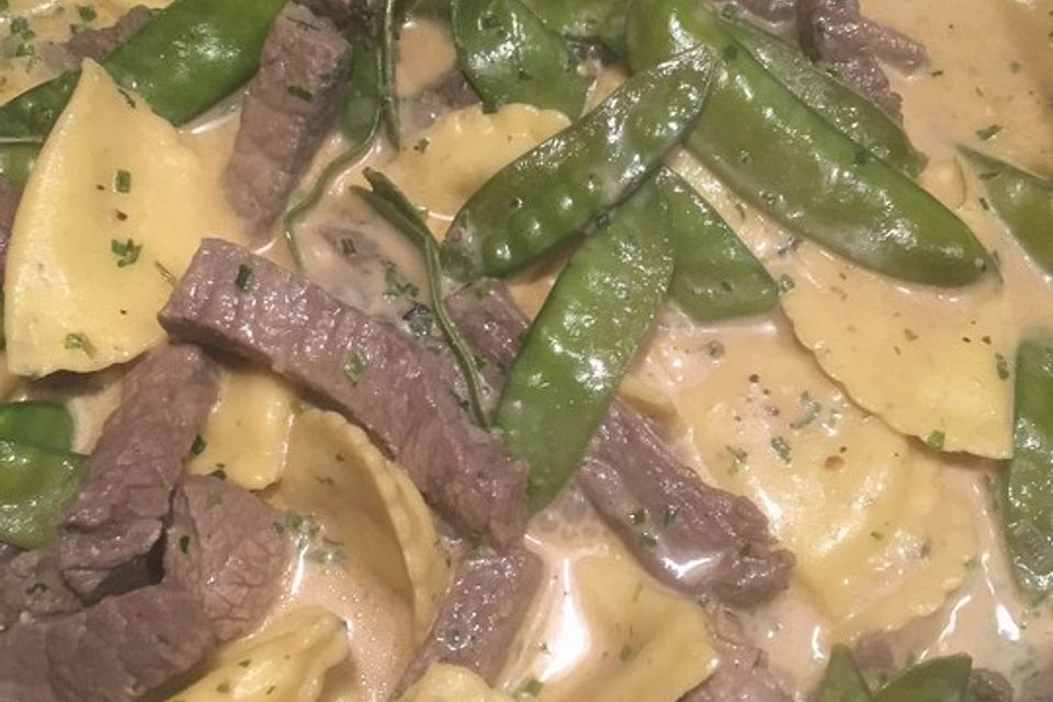 Schnelle Tortelloni-Steak-Pfanne