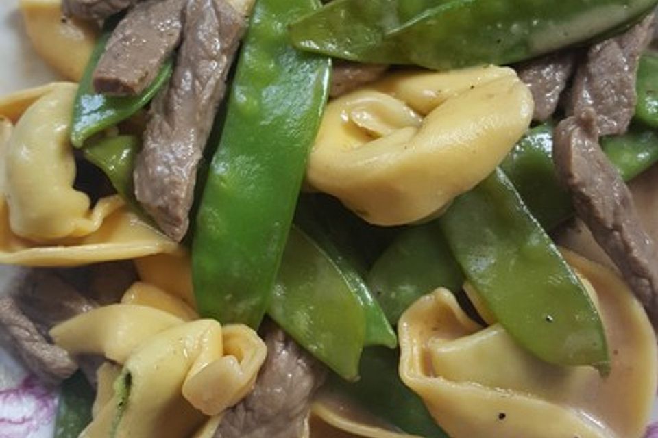 Schnelle Tortelloni-Steak-Pfanne