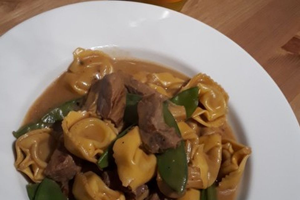 Schnelle Tortelloni-Steak-Pfanne