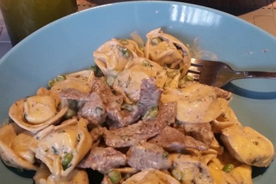 Schnelle Tortelloni-Steak-Pfanne