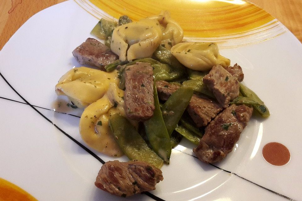 Schnelle Tortelloni-Steak-Pfanne