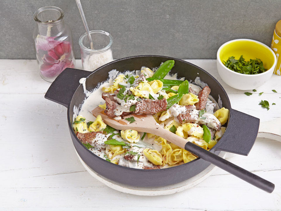 Schnelle Tortelloni-Steak-Pfanne