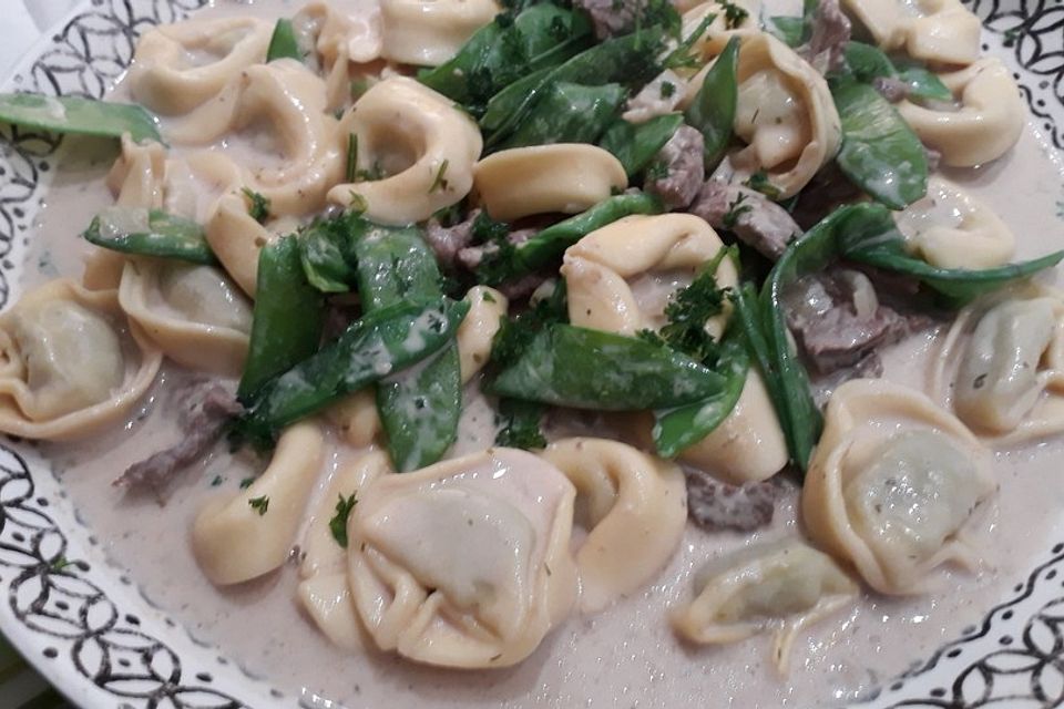 Schnelle Tortelloni-Steak-Pfanne