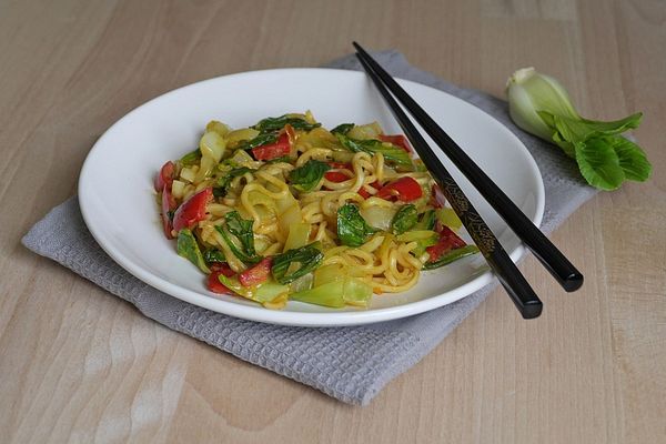 Würziger Pak Choi mit Paprika und Mie-Nudeln von ars_vivendi | Chefkoch