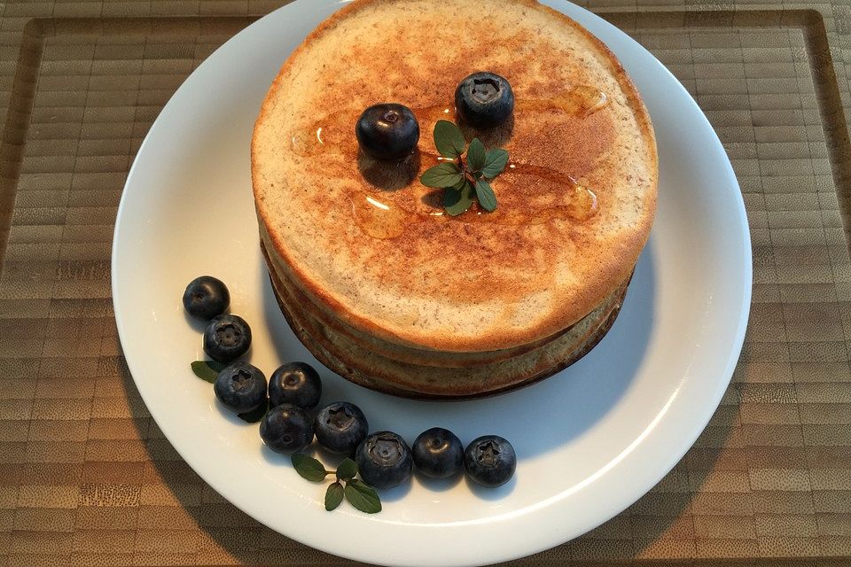 Bio-Vollkorn-Pancakes mit Heidelbeeren