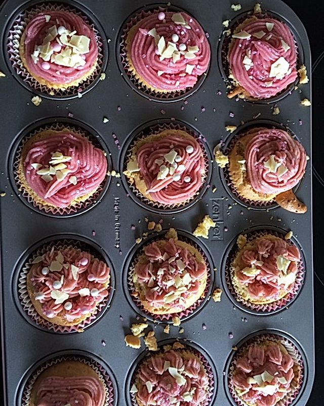 Raspberry Buttercream Cupcakes
