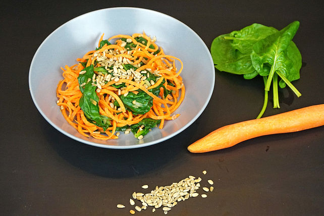 Möhren-Spaghetti mit Blattspinat von Der_BioKoch| Chefkoch