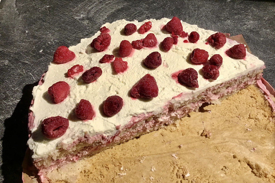 Himbeer-Sahne-Torte mit Schmand