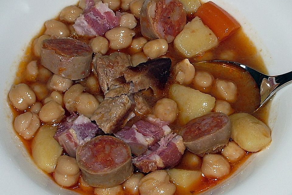 Eintopf aus Spanien mit Chorizo - Wurst und Rindfleisch