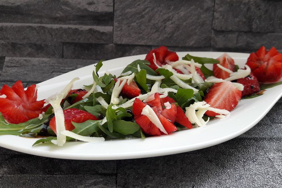 Erdbeer-Rucola-Salat