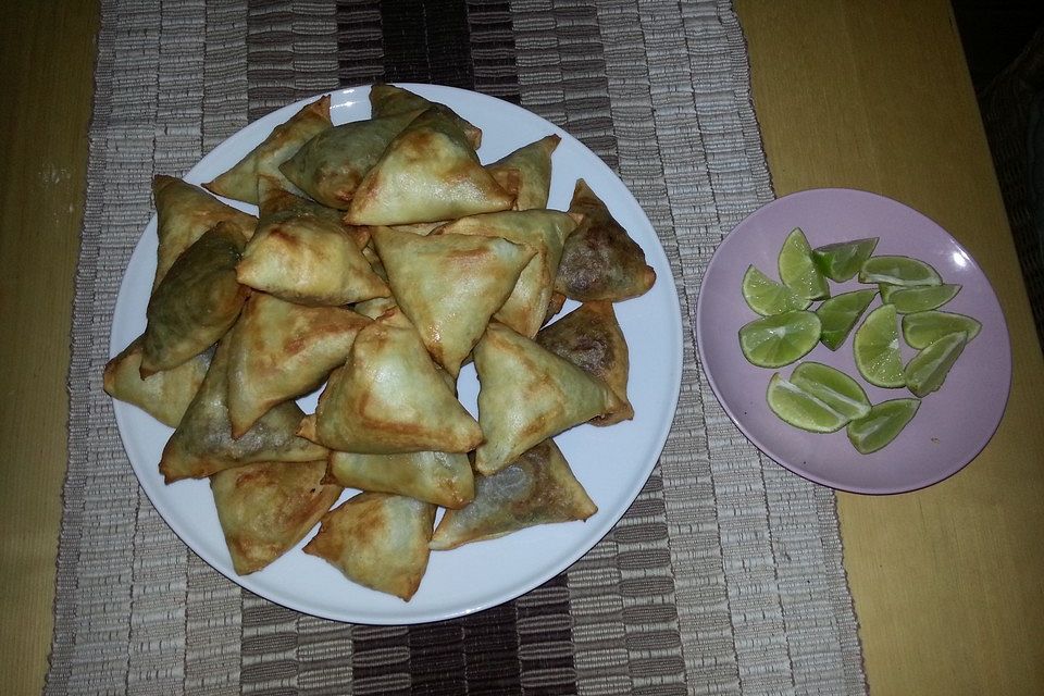 Samosas Samosas