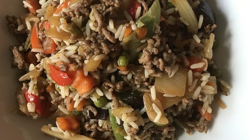 Asiatische Reispfanne mit Hack und Gemüse von ChPhTh