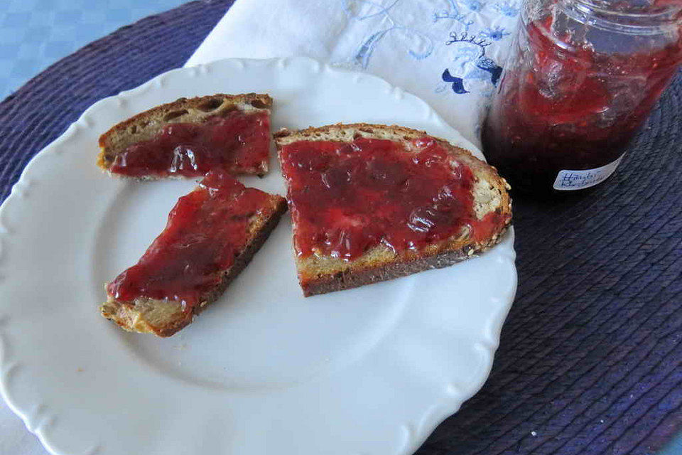 Marmelade von Himbeeren und Rhabarber