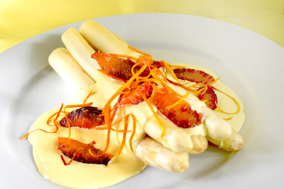 Spargel in Orangensoße