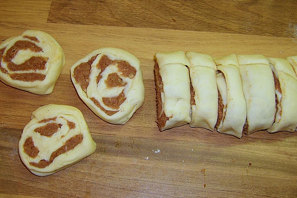 Nussfülle für Nusszöpfe, Nussstollen  oder Nussschnecken