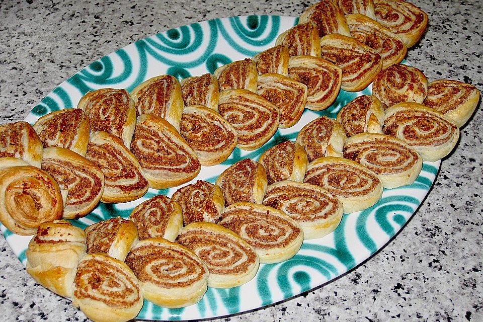 Nussfülle für Nusszöpfe, Nussstollen  oder Nussschnecken