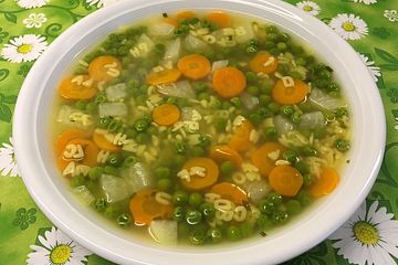 Buchstabennudeln-Gemüse-Suppe