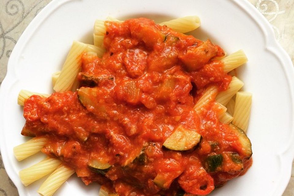 Zucchini-Tomaten-Käse-Sauce