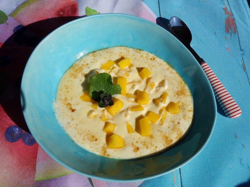 Leichtes Joghurt-Mango-Dessert von SessM| Chefkoch