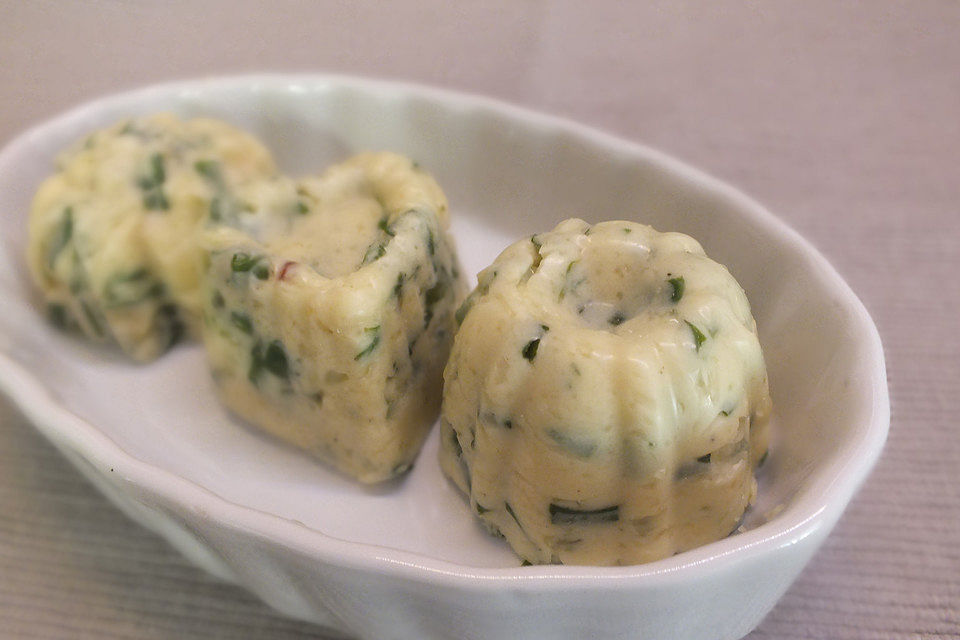 Bärlauch-Kresse-Butter mit Chilinote