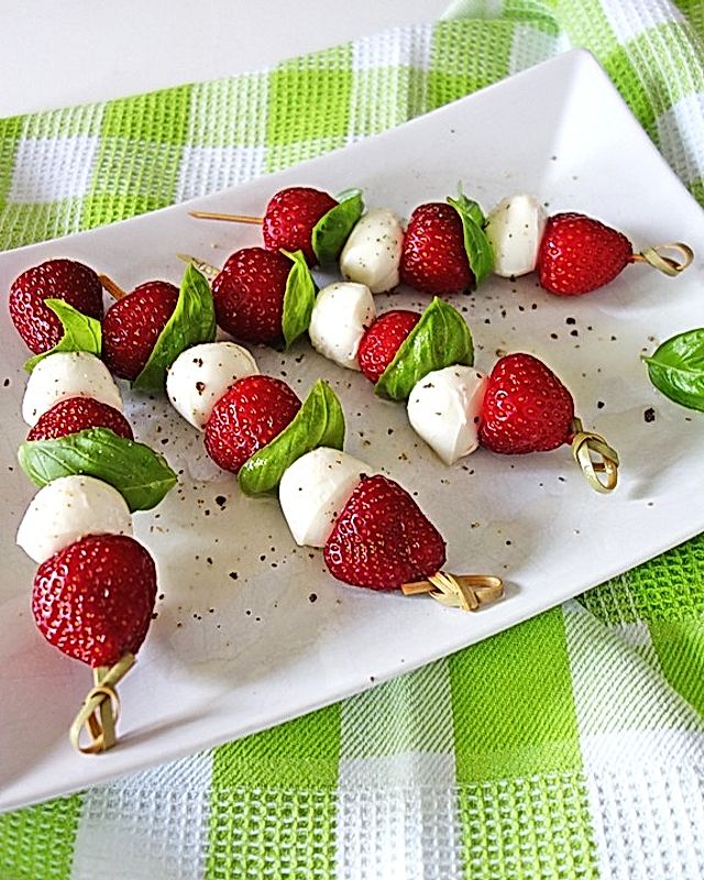 Erdbeer-Mozzarella-Spieße