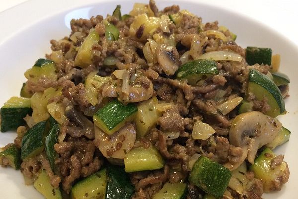 Zucchini-Hack-Pfanne mit Champignons von Maike311 | Chefkoch